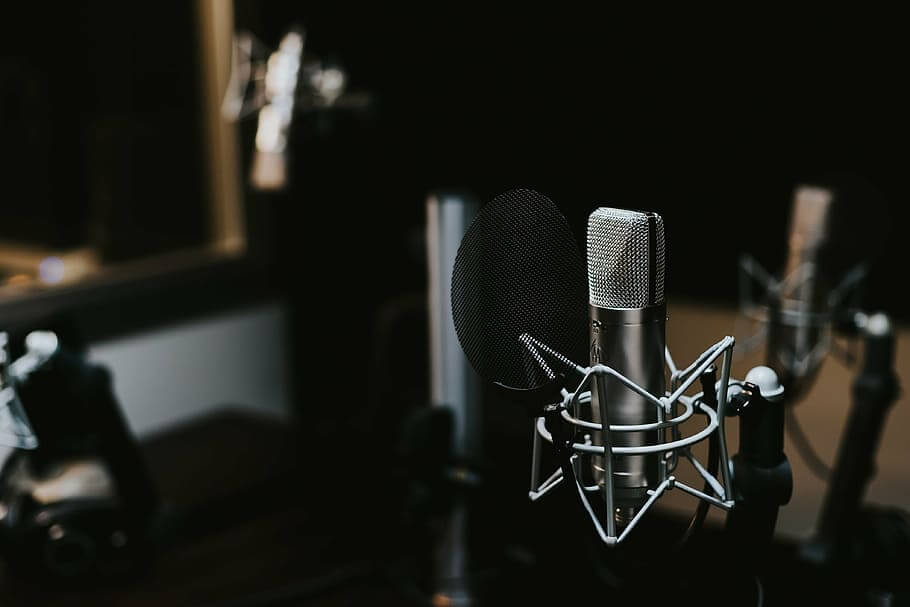 Až 10 minut kvalitního mužského voiceoveru