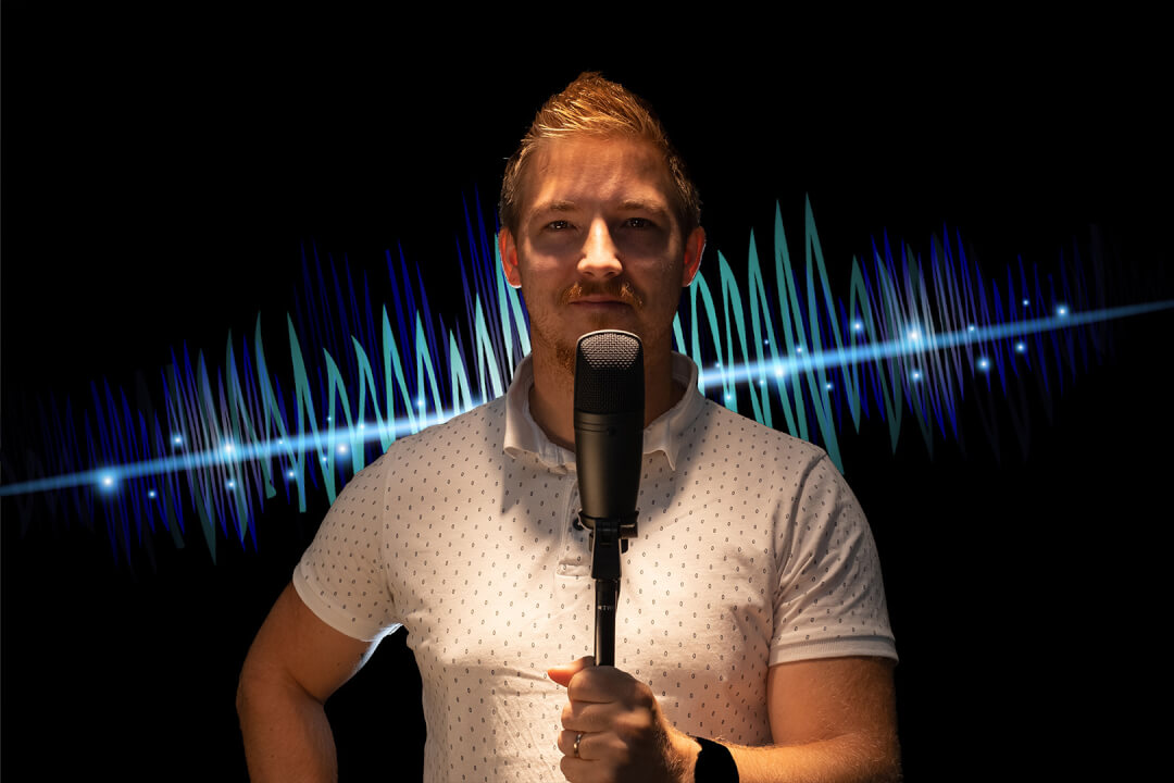 Mladý energický mužský hlas přesně pro Vás!