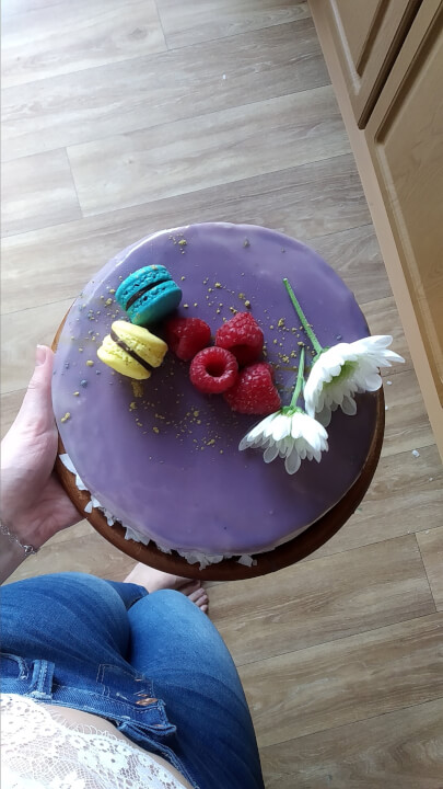 Sladký stůl na svatební hostinu