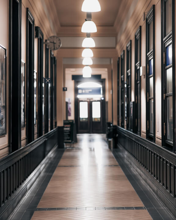 Odstranění lidí a nežádoucích objektů z fotky 5 fotek 