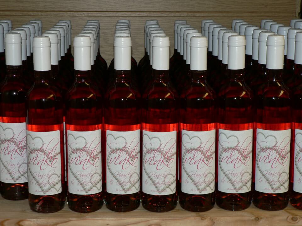 Design etikety svatebního vína