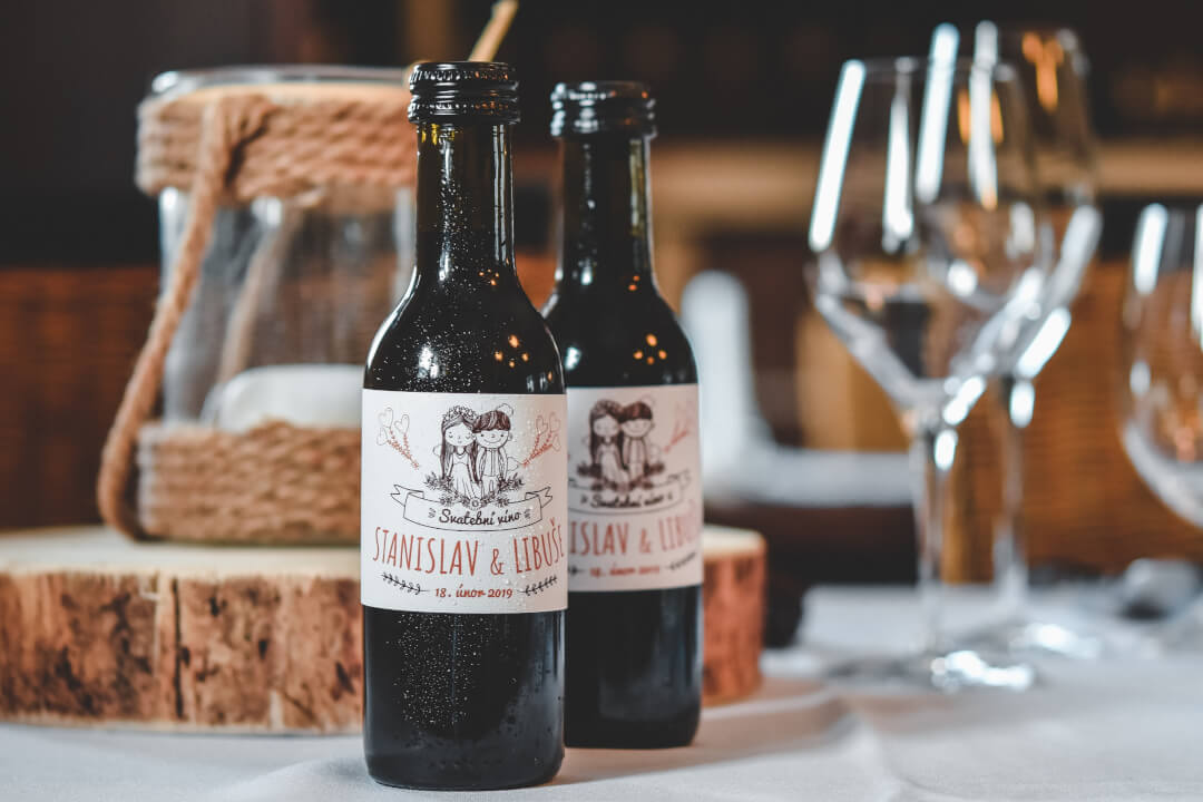 Design etikety svatebního vína