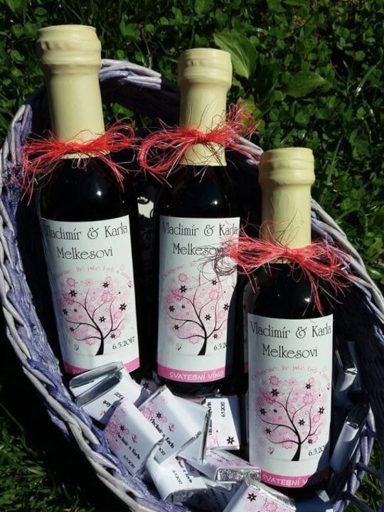 Design etikety svatebního vína